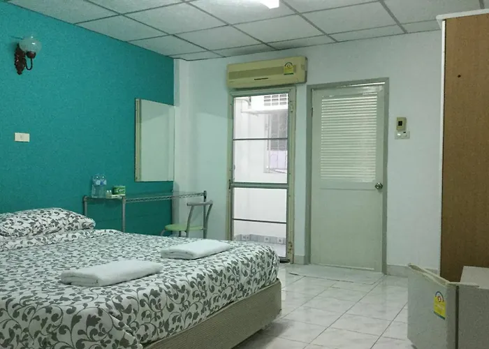 Park Avenue@huamark Hostel
